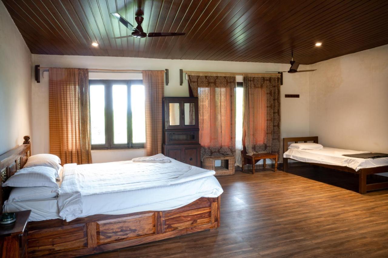 Hampi'S Whiskers Resort Exterior foto